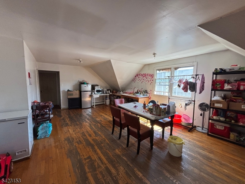400 E Jersey St Property Photo 4