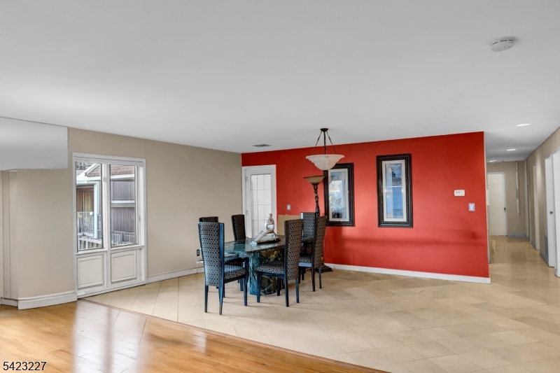8 Cove Ln Property Photo 6