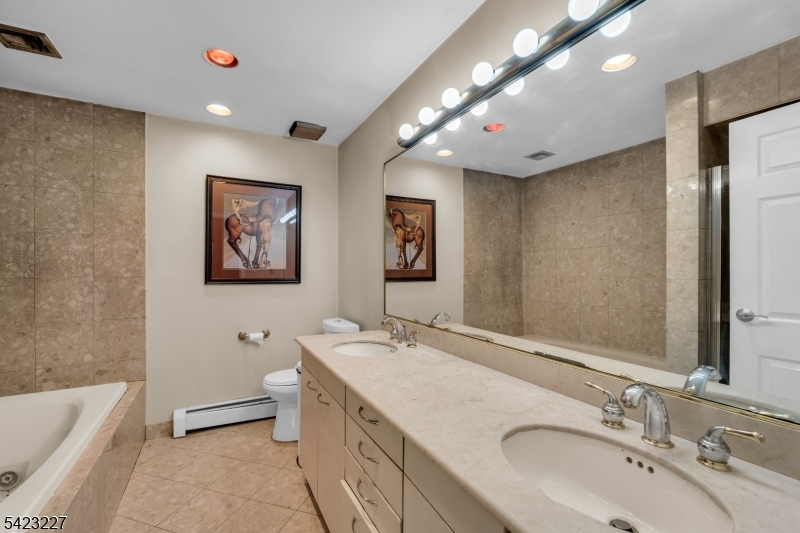 8 Cove Ln Property Photo 12