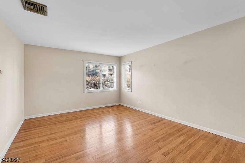 8 Cove Ln Property Photo 16