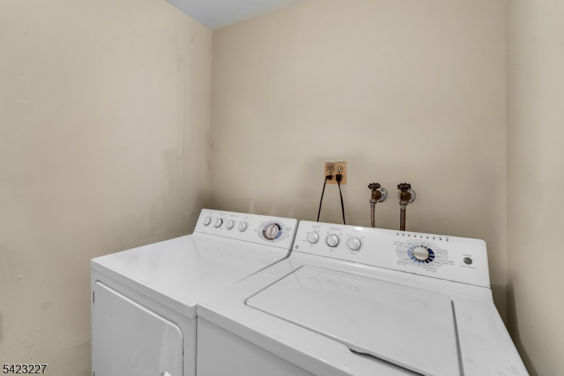 8 Cove Ln Property Photo 19