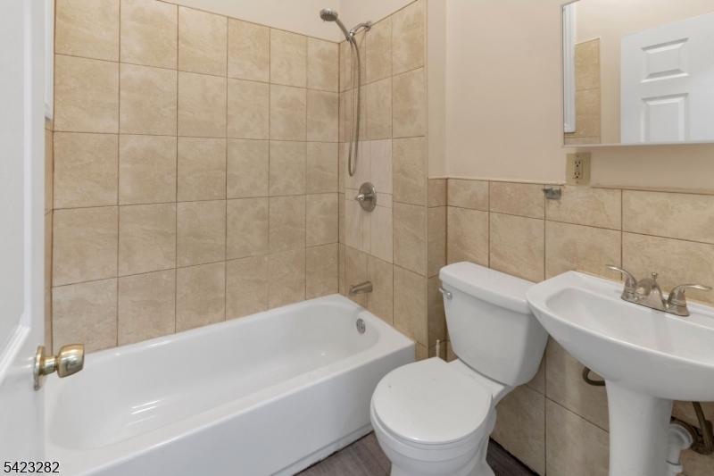 31 Martin Luther King Jr Dr 2 Property Photo 7