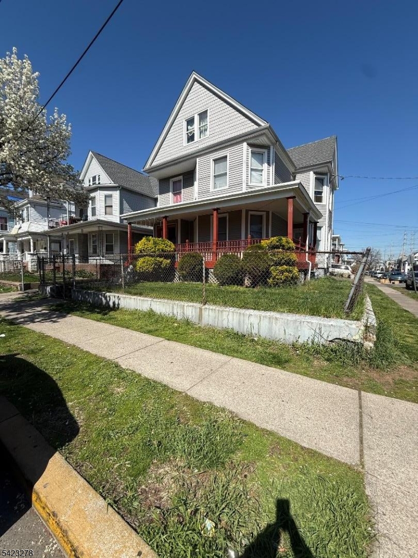 138 Hamilton Ave Property Photo 2