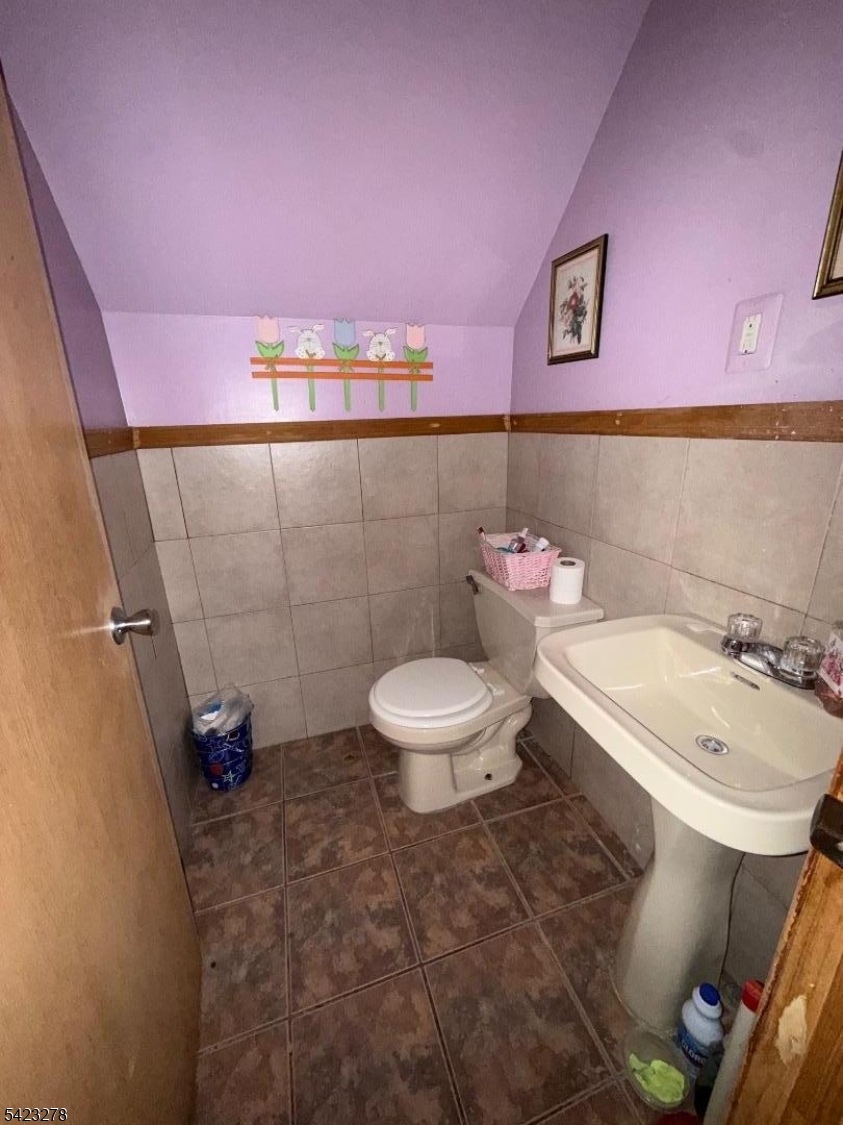 138 Hamilton Ave Property Photo 8