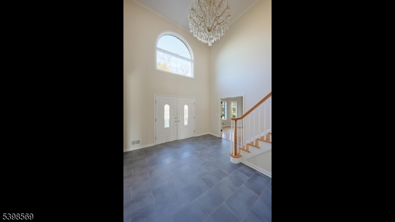 156 Washington Dr Property Photo 5