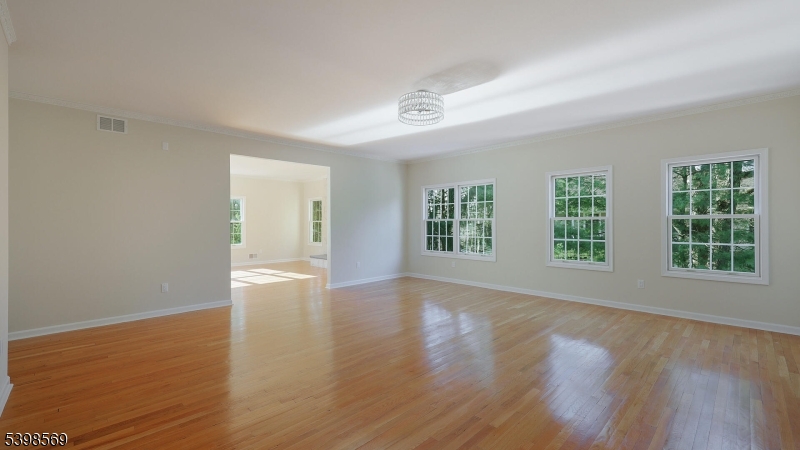 156 Washington Dr Property Photo 11