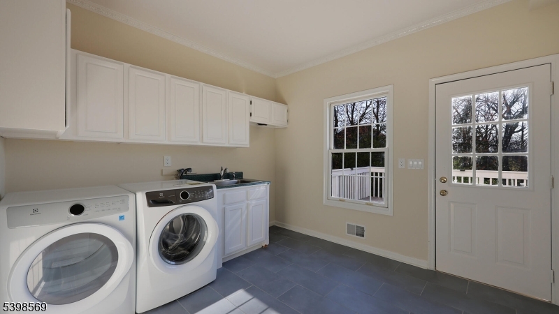 156 Washington Dr Property Photo 20
