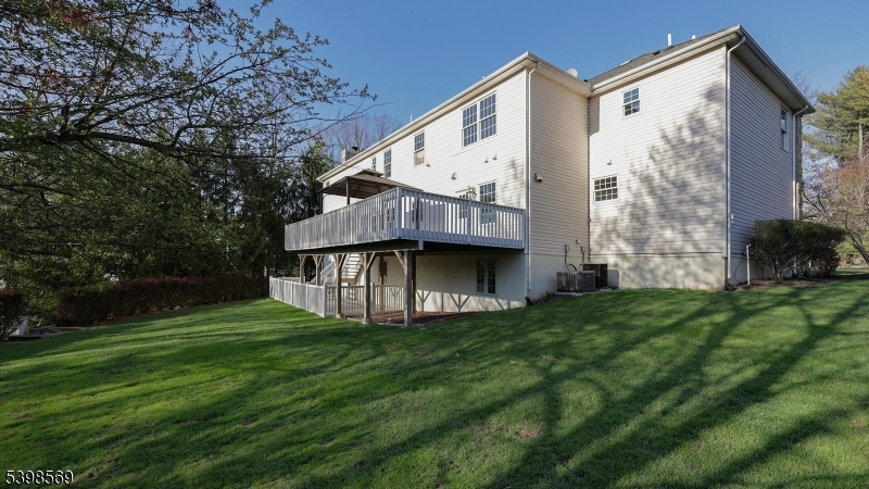 156 Washington Dr Property Photo 44