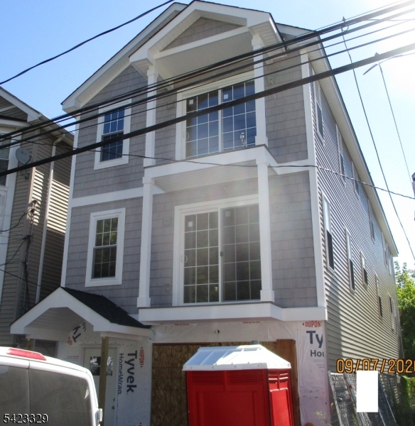 71 N 14Th St Property Photo 1