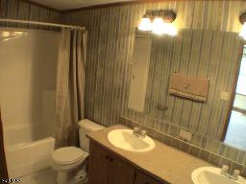 18 Pursel St Property Photo 2