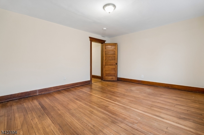 499 Valley St Property Photo 26