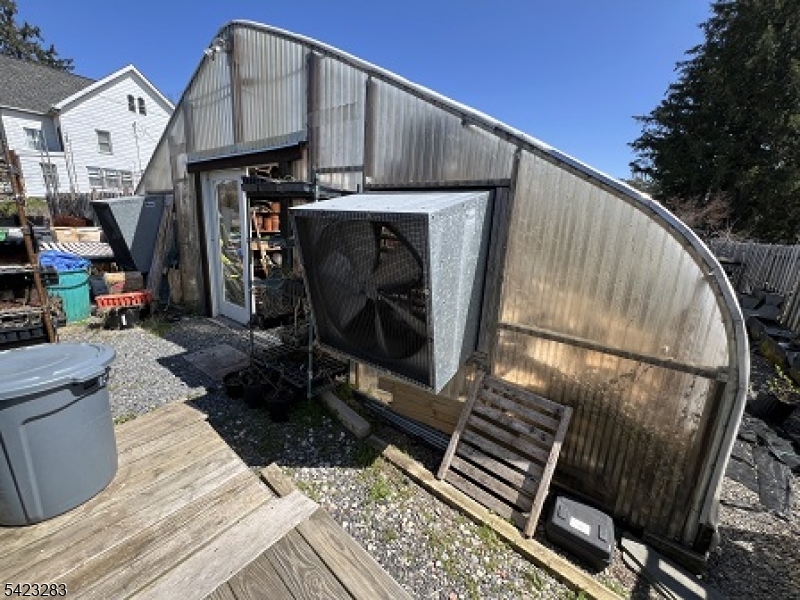 96 River Rd Property Photo 10