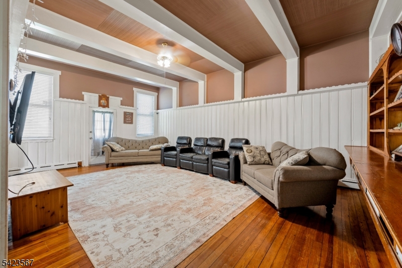 2 Prospect St Property Photo 4