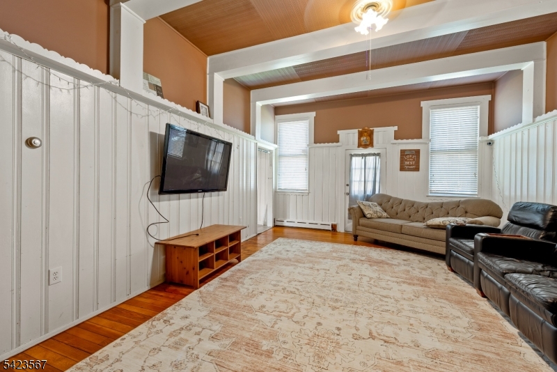 2 Prospect St Property Photo 5
