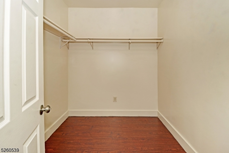 256 S Clinton St Property Photo 8