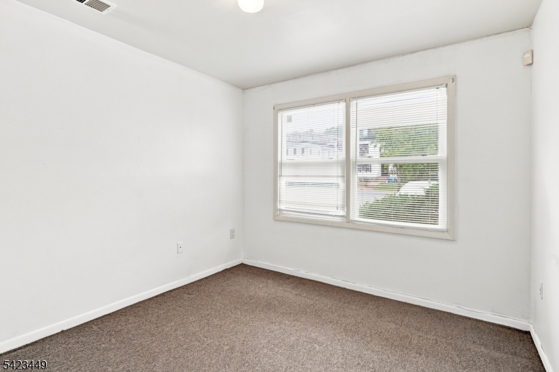 100 W Grand St Property Photo 17
