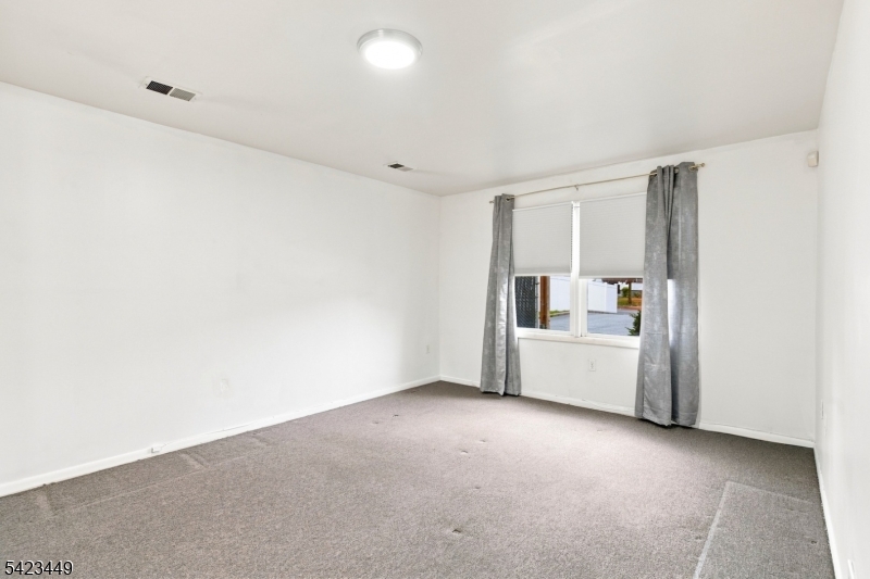 100 W Grand St Property Photo 22