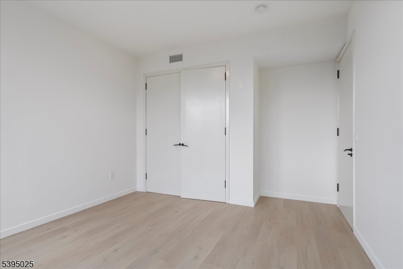 258 S Harrison St 2 Property Photo 6