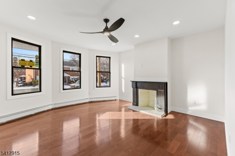 633 Lafayette Ave Property Photo 1