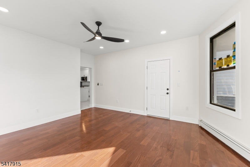633 Lafayette Ave Property Photo 2