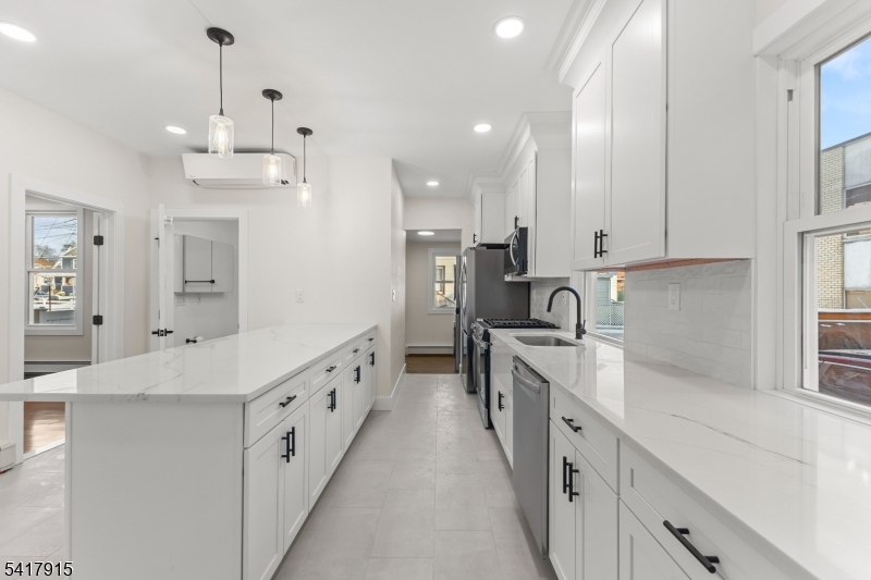 633 Lafayette Ave Property Photo 11