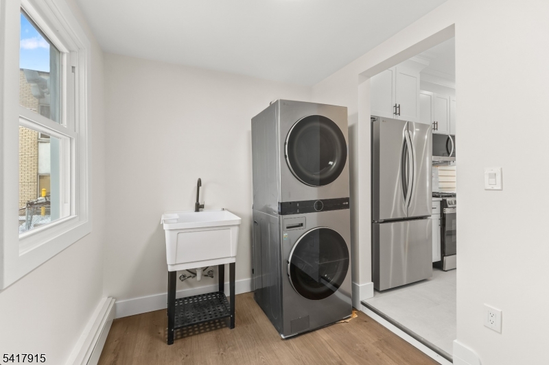 633 Lafayette Ave Property Photo 12