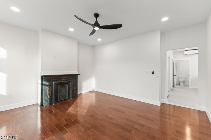 633 Lafayette Ave Property Photo 14
