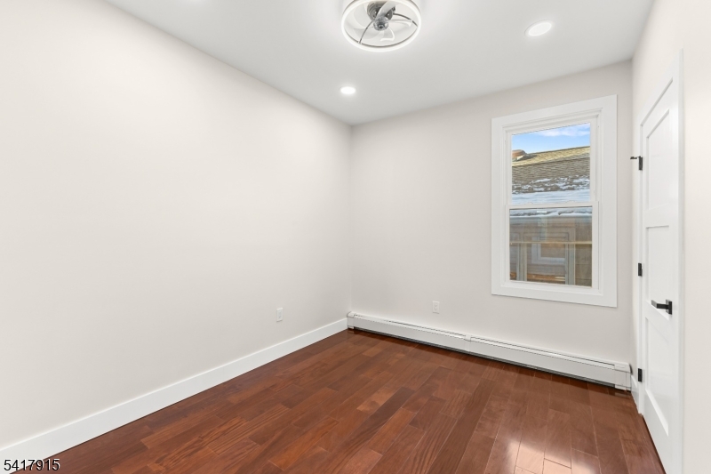 633 Lafayette Ave Property Photo 15