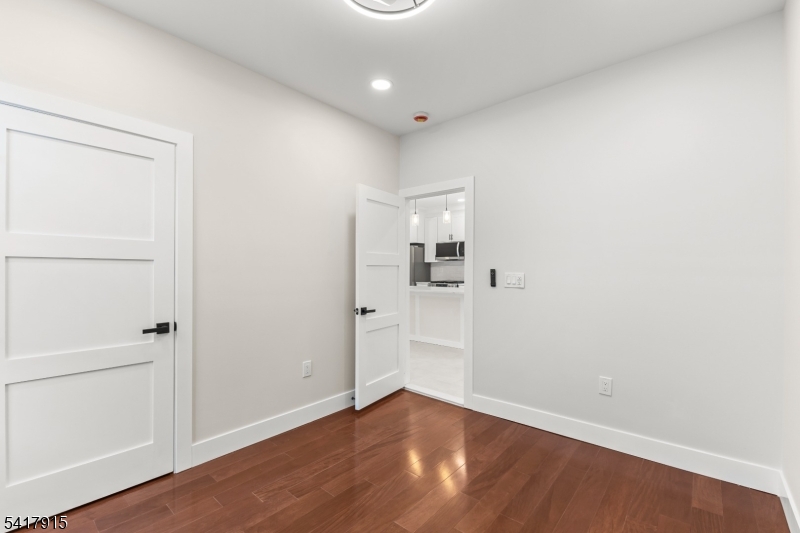 633 Lafayette Ave Property Photo 16