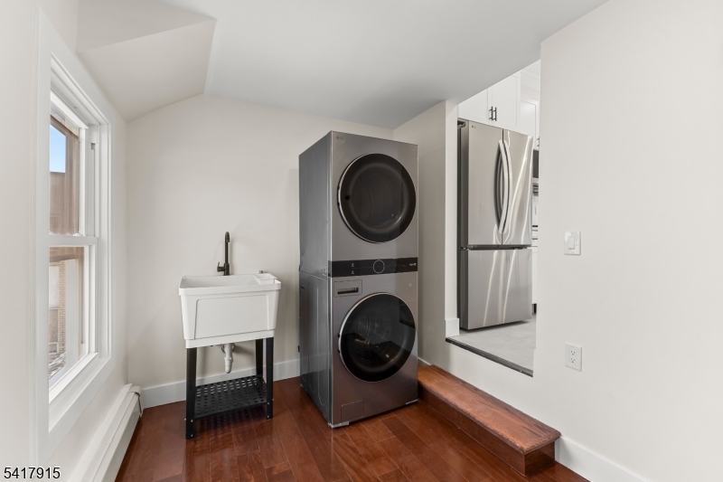 633 Lafayette Ave Property Photo 23