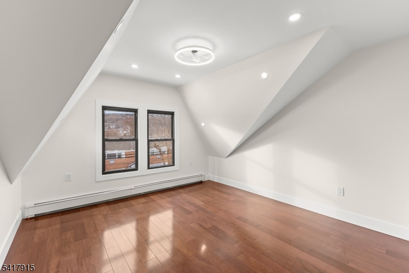 633 Lafayette Ave Property Photo 26