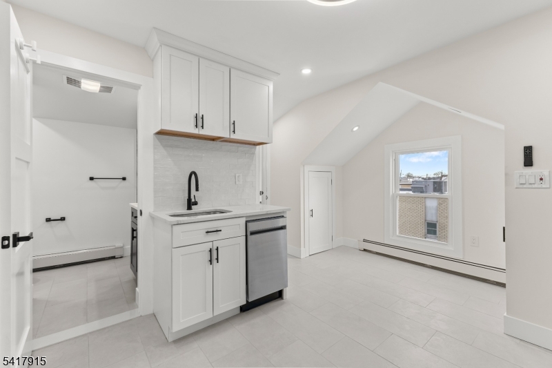 633 Lafayette Ave Property Photo 33