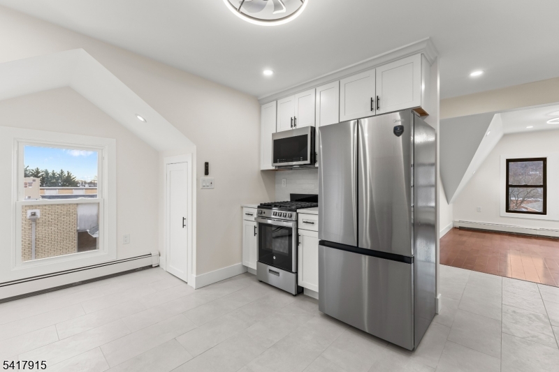 633 Lafayette Ave Property Photo 34