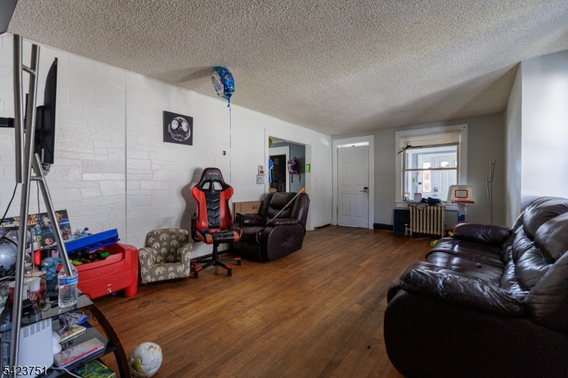 427 Robins St Property Photo 25