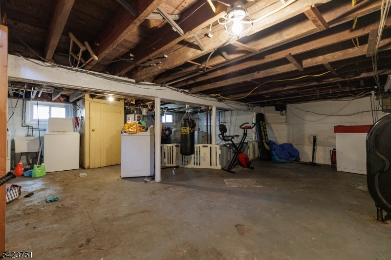 427 Robins St Property Photo 33
