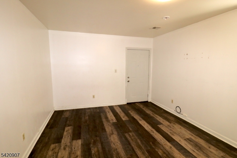 294 Park Ave Property Photo 12