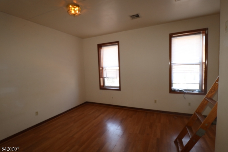 294 Park Ave Property Photo 13