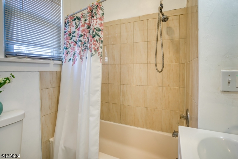 906 Roselle St Property Photo 12