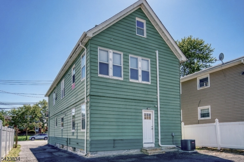 906 Roselle St Property Photo 20