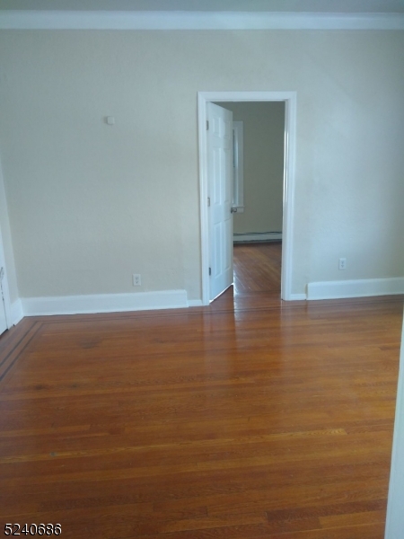 326 Field Pl 2l Property Photo 3