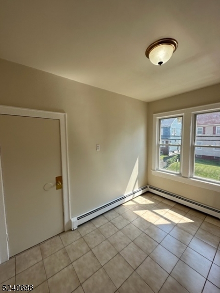 326 Field Pl 2l Property Photo 7