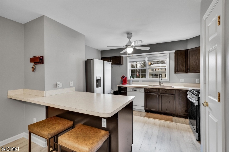 111 N Laurel St Property Photo 16