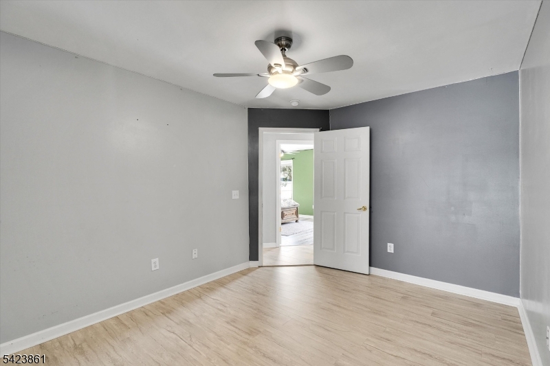 111 N Laurel St Property Photo 23