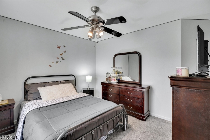 111 N Laurel St Property Photo 25