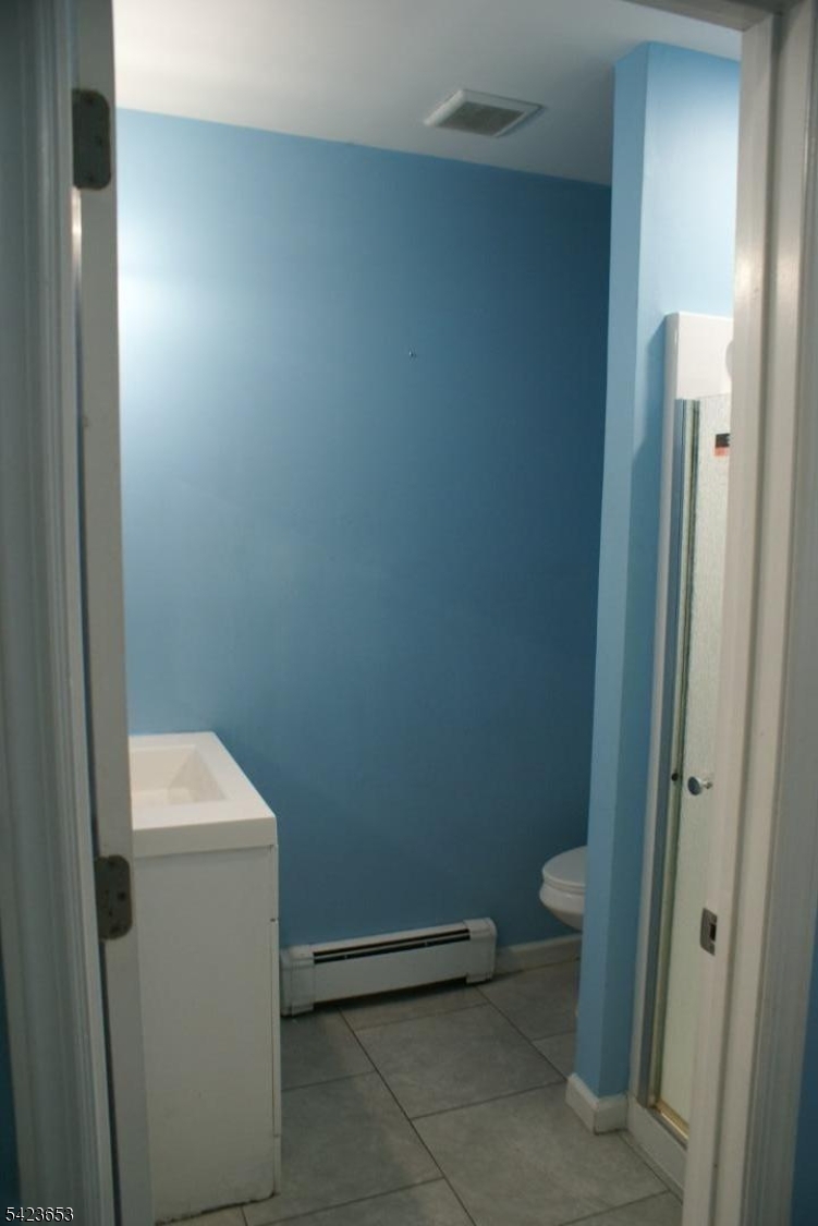 233 Straight St 2 Property Photo 3