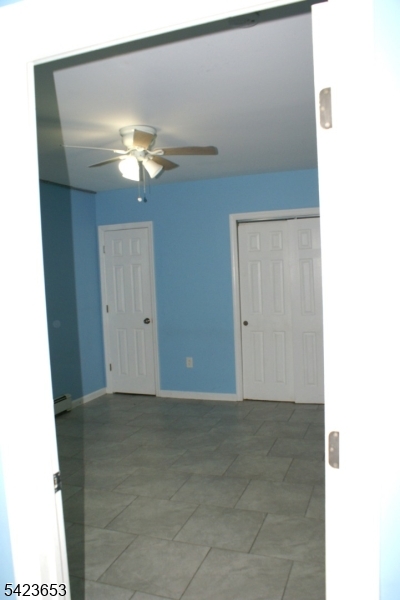 233 Straight St 2 Property Photo 4