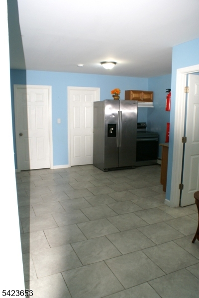 233 Straight St 2 Property Photo 5