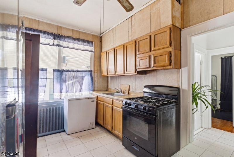 316 Ellery Ave Property Photo 16