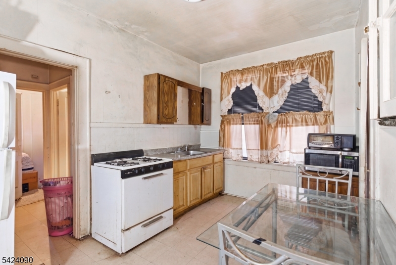 316 Ellery Ave Property Photo 23
