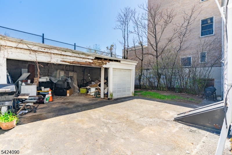 316 Ellery Ave Property Photo 33
